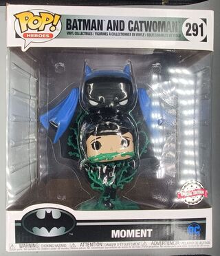#291 Batman and Catwoman - Comic Moment - DC DAMAGED