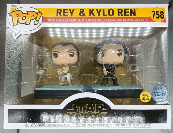 #758 Rey & Kylo Ren (GITD) - Star Wars