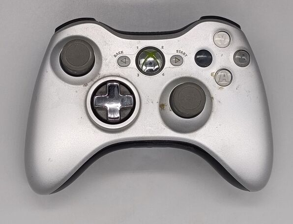 Xbox 360 Wireless Controller (Light Grey)