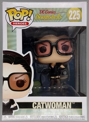 #225 Catwoman (in Black) - DC Bombshells - BOX DAMAGE